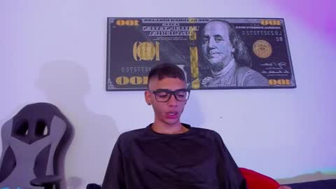 Snapshot of lian_23_ chatting on February 11, 2025, 3:29 pm online show from February 11, 2025, 3:29 pm