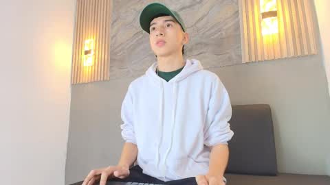 lian_cameron online show from January 9, 2026, 3:31 am