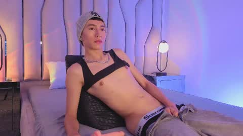 Snapshot of lian_cameron chatting on June 27, 2026, 4:28 am lian_cameron online show from June 27, 2026, 4:28 am
