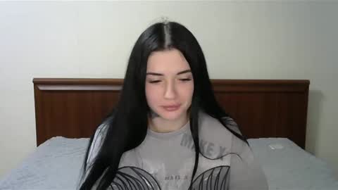 liana_diva online show from March 3, 2025, 8:00 pm