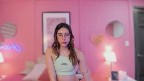 liana_maia online show from December 16, 2025, 10:15 pm