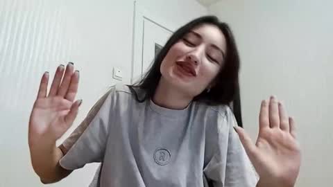 Snapshot of lianefinkel chatting on November 19, 2025, 12:49 pm Lia online show from November 19, 2025, 12:49 pm