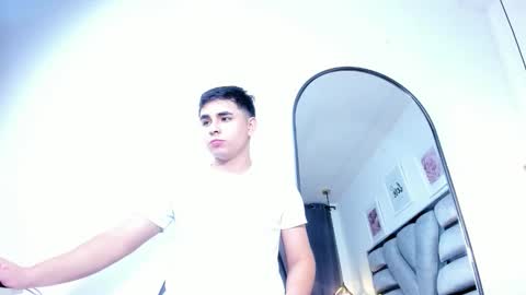 lianfox_ online show from February 23, 2026, 1:08 pm