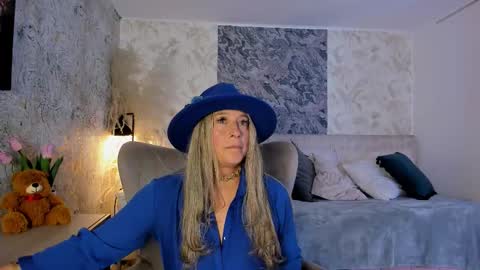 Lian online show from February 21, 2026, 7:37 pm