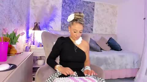Snapshot of liannaa_ chatting on April 30, 2026, 7:42 pm Lian online show from April 30, 2026, 7:42 pm