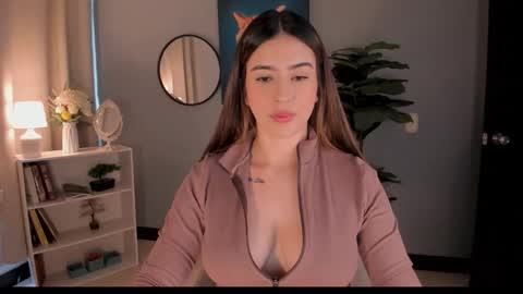 Snapshot of liapearce chatting on November 19, 2025, 12:27 pm Lia online show from November 19, 2025, 12:27 pm