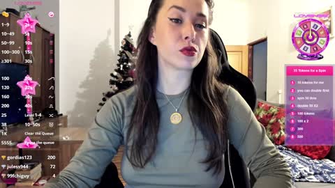 LiaQuinn online show from February 4, 2025, 7:11 pm