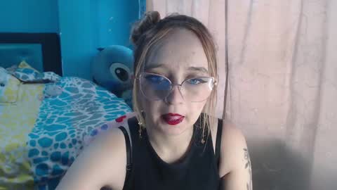 Lia Roberts online show from February 3, 2025, 12:03 pm