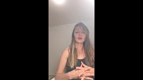 liarysmaag17 online show from May 19, 2026, 1:56 am