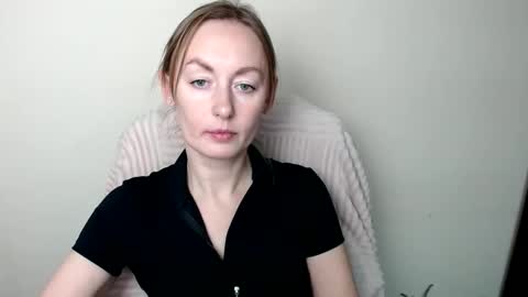 Lia online show from January 10, 2026, 9:44 am