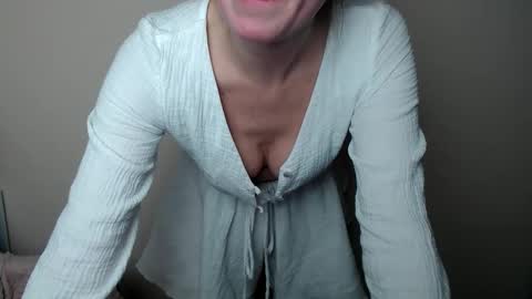 Lia online show from February 6, 2026, 1:03 pm