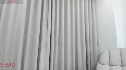 Lia online show from March 2, 2025, 3:05 pm