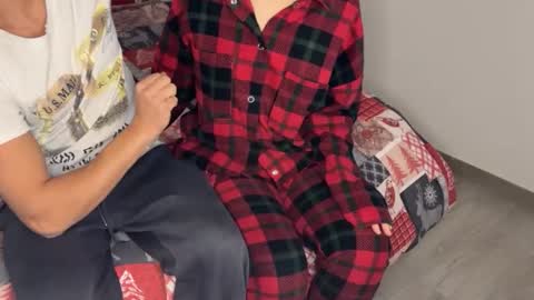 Lia velvet online show from December 1, 2025, 10:26 pm