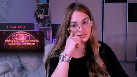 libra_mia online show from March 28, 2026, 2:27 pm