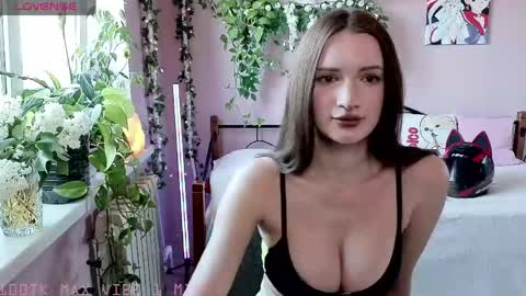 Snapshot of lick_it_up_big_boy chatting on May 9, 2026, 12:54 pm Welcome guys in my room Im Claire online show from May 9, 2026, 12:54 pm