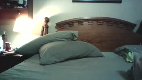 Snapshot of lickmysnowballs chatting on October 31, 2025, 6:53 pm lickmysnowballs online show from October 31, 2025, 6:53 pm