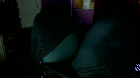 Snapshot of lickyouryoni chatting on September 14, 2025, 2:27 pm LickYourYoni online show from September 14, 2025, 2:27 pm