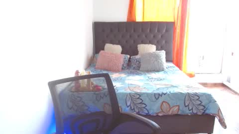 Snapshot of licy_klein chatting on May 12, 2026, 3:09 pm Isa online show from May 12, 2026, 3:09 pm