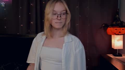 Snapshot of lidiaklemencic chatting on October 30, 2025, 7:25 pm Ann online show from October 30, 2025, 7:25 pm