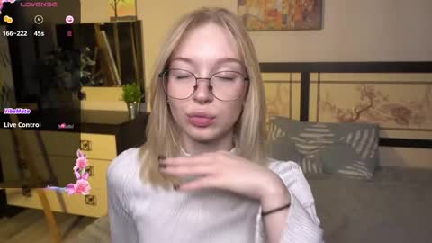 Snapshot of lidiaklemencic chatting on November 20, 2025, 9:14 pm Ann online show from November 20, 2025, 9:14 pm