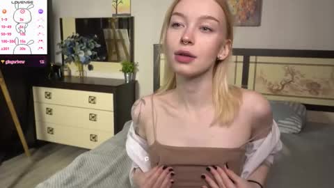 Snapshot of lidiaklemencic chatting on November 23, 2025, 7:02 pm Ann online show from November 23, 2025, 7:02 pm