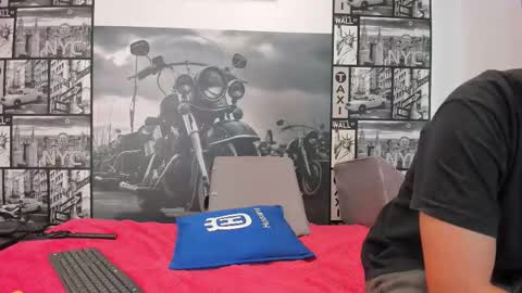 light_haze online show from October 30, 2025, 4:41 pm