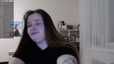 light_lunaa online show from February 9, 2025, 11:14 am