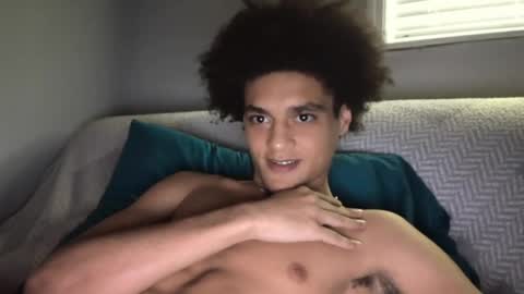 Snapshot of lightskinwithgirth chatting on April 2, 2026, 6:05 pm lightskinwithgirth online show from April 2, 2026, 6:05 pm