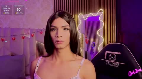 LIHIAN online show from February 4, 2026, 3:23 am