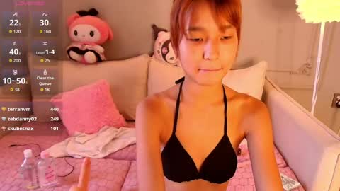 Lihn Pham online show from March 25, 2026, 3:34 am