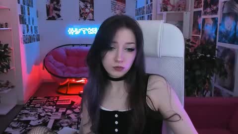 LiLu online show from November 4, 2025, 1:10 pm