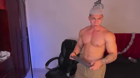 liiam_jesus online show from November 25, 2025, 3:28 am