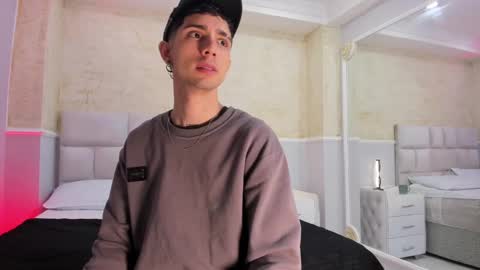 L I I A M online show from February 4, 2025, 4:15 am