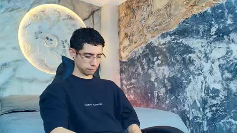 L I I A M online show from September 11, 2025, 6:52 pm