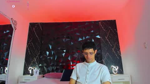 L I I A M online show from September 21, 2025, 5:03 pm