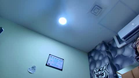 Snapshot of liil_miia chatting on May 19, 2026, 7:09 pm Miia online show from May 19, 2026, 7:09 pm