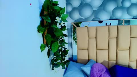 Snapshot of liil_miia chatting on May 28, 2026, 7:11 pm Miia online show from May 28, 2026, 7:11 pm