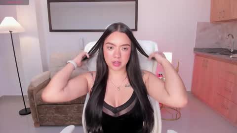 liilylux online show from October 5, 2025, 4:11 am