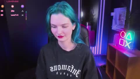 lika_sky online show from November 25, 2025, 3:56 pm