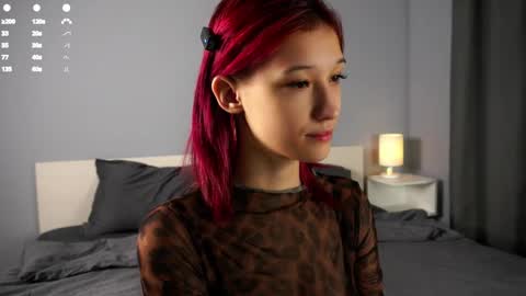 Emi online show from November 20, 2025, 11:43 am