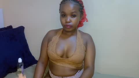 Snapshot of lil__cupcake chatting on July 14, 2026, 2:05 am lil__cupcake online show from July 14, 2026, 2:05 am