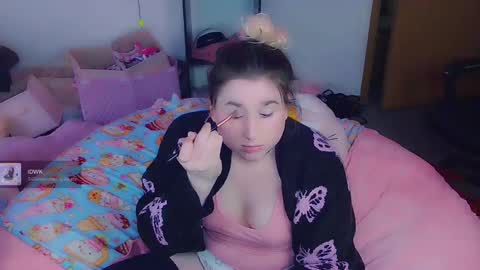 Snapshot of lil_alison_heart chatting on February 24, 2025, 2:15 pm Lil Alison Heart online show from February 24, 2025, 2:15 pm