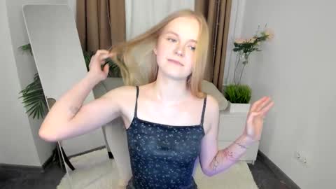 Snapshot of lil_cookie_monster chatting on March 4, 2026, 12:22 pm Erica online show from March 4, 2026, 12:22 pm