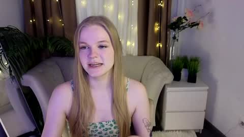 Snapshot of lil_cookie_monster chatting on April 2, 2026, 11:19 am Erica online show from April 2, 2026, 11:19 am