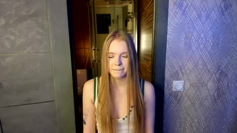 Snapshot of lil_cookie_monster chatting on April 8, 2026, 11:21 am Erica online show from April 8, 2026, 11:21 am