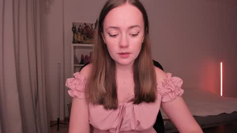 Snapshot of lil_happiness chatting on February 5, 2025, 6:37 pm for free registration 3 online show from February 5, 2025, 6:37 pm