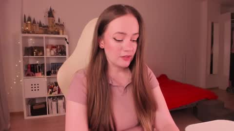 Snapshot of lil_happiness chatting on September 29, 2025, 4:01 pm for free registration 3 online show from September 29, 2025, 4:01 pm