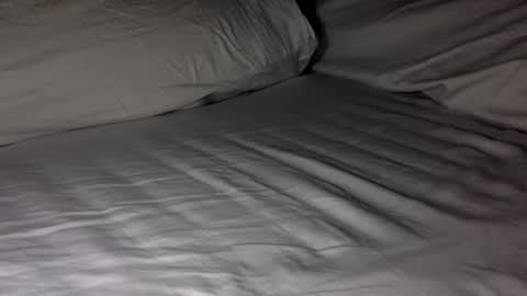 LIL i online show from December 21, 2025, 9:44 pm