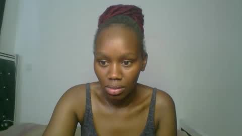 Snapshot of lil_meg chatting on February 23, 2026, 12:13 pm lil_meg online show from February 23, 2026, 12:13 pm