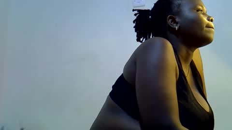 lil_miss23 online show from October 22, 2025, 7:41 am